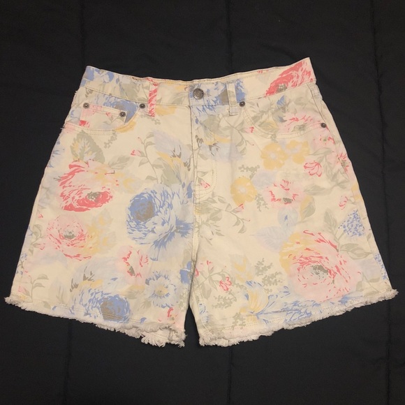 Vintage high waist light floral denim shorts - Picture 2 of 6